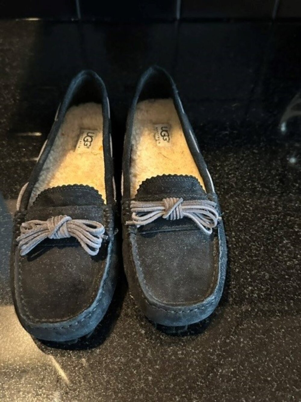 UGG SLIPPERS